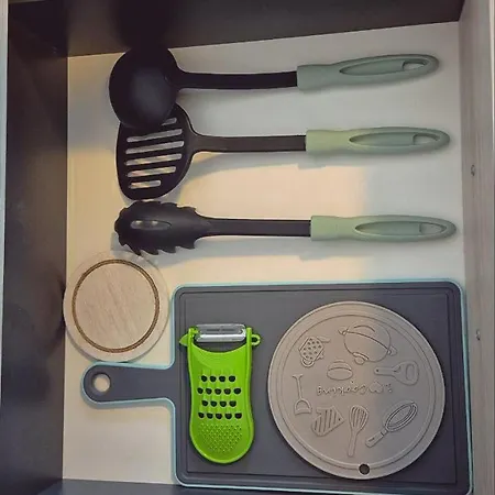 Lavender Apartment *